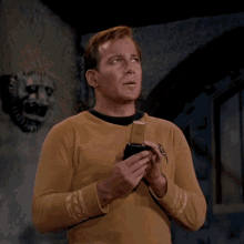 Beam Me Up Mr Spock Captain Kirk GIF - Beam Me Up Mr Spock Captain Kirk William Shatner GIFs