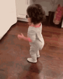 Shades Off Dance GIF - Shades Off Dance Groove GIFs