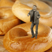 Bagel Excited GIF - Bagel Excited Jensen Ackles GIFs