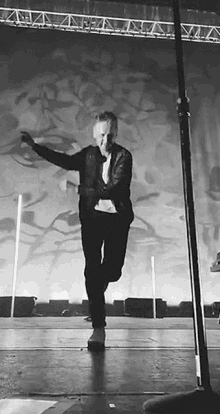 Tom Chaplin Dancing GIF - Tom Chaplin Dancing Tomchaplinmusic GIFs