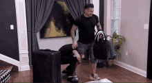 Dont Leave Pauly D GIF - Dont Leave Pauly D Jersey Shore Family Vacation GIFs