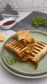 Creamy Chicken Wrap Food GIF - Creamy Chicken Wrap Food Wrap GIFs