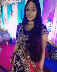 Indian Saree GIF - Indian Saree Long Hair GIFs