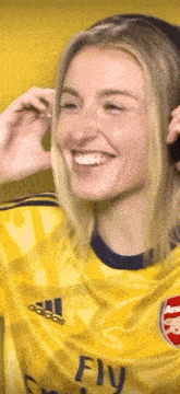 Leah Williamson Arsenal GIF - Leah Williamson Arsenal Dale A Tu Cuerpo Alegria Macarena GIFs