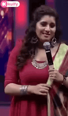 laughing loudly priyanka super singer host anchor