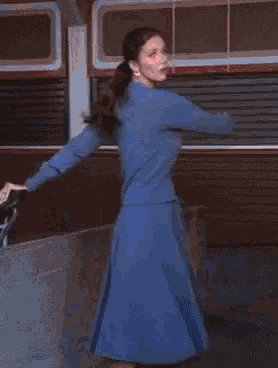 Wonder Woman GIF - Wonder Woman Spin GIFs