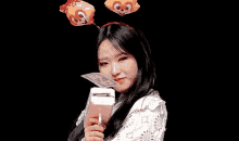 hyun jin loona money gun pointing cute