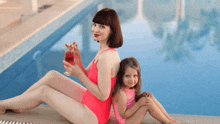 Mother And Daughter Summer Drink GIF - Mother And Daughter Summer Drink Swimming Pool GIFs