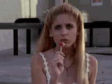 Lollipop GIF - Sarah Michelle Gellar Buffy Lollipop GIFs