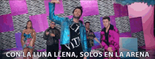 Con La Luna Llena Solos En La Arena Sebastian Yatra GIF - Con La Luna Llena Solos En La Arena Sebastian Yatra Daddy Yankee GIFs