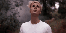 Justin Bieber Look Up GIF - Justin Bieber Look Up Look GIFs