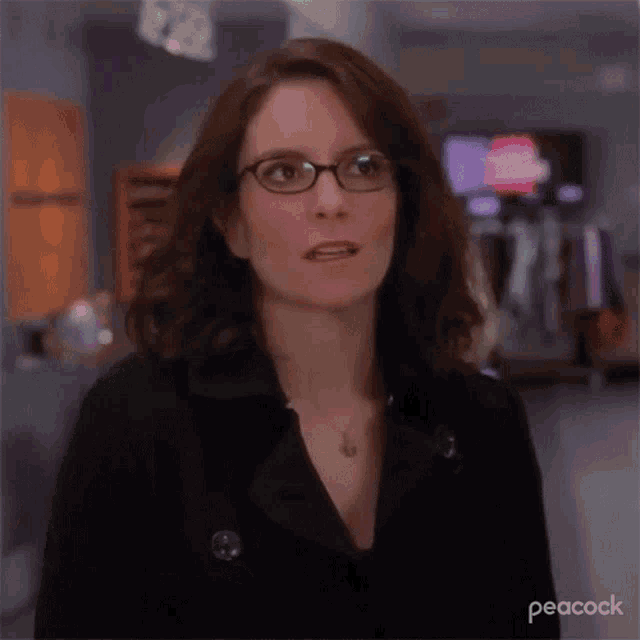 Chuckle Liz Lemon GIF - Chuckle Liz Lemon 30Rock - Discover & Share GIFs