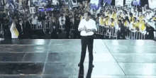 Prayuth On Stage GIF - Prayuth On Stage Speech GIFs