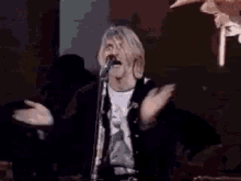Kurt Cobain Clap GIF - Kurt Cobain Clap Applause GIFs