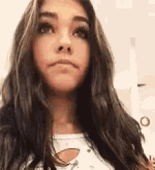 Madison Beer Confused GIF - Madison Beer Confused Not Sure GIFs