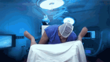 Doutor Fazendo Parto GIF - Doutor Fazendo Parto Giving Birth GIFs