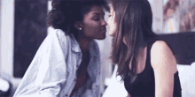 Imperioles Kiss GIF - Imperioles Kiss Lesbian GIFs