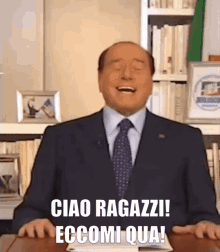 Ciao Ragazzi Berlusconi Eccomi Qua Berlusconi GIF - Ciao Ragazzi Berlusconi Eccomi Qua Berlusconi Berlusconi GIFs