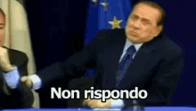 Non Rispondo Non Parlo Meglio Di No Berlusconi GIF - I Dont Reply I Dont Talk Better No GIFs