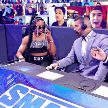 Bianca Belair Commentary GIF - Bianca Belair Commentary Wwe GIFs