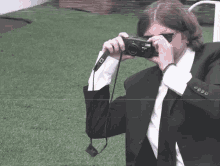 Taking A Picture Photographer GIF - Taking A Picture Photographer Work It GIFs