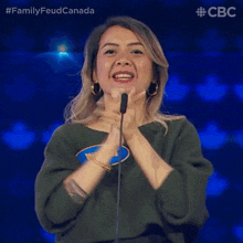 Clapping Wulan GIF - Clapping Wulan Family Feud Canada GIFs