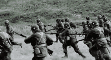 Band Of Brother Run GIF - Band Of Brother Run Soldiers GIFs