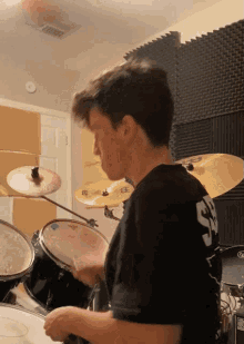Playing Drum Tx2 GIF - Playing Drum Tx2 Drummer GIFs
