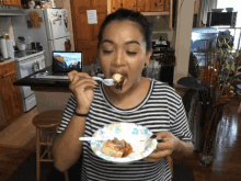 Hungry Eat GIF - Hungry Eat GIFs