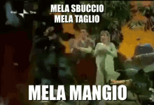 Melevisione Milo Cotogno Mela Sbuccio Mela Taglio Mela Mangio Fata Lina Strega GIF - Apple Song Dancing GIFs