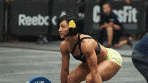 athlete doing power cleans