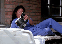Greys Anatomy Cristina Yang GIF - Greys Anatomy Cristina Yang Read GIFs