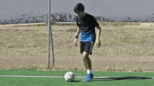trucos futbol practica voltear balon