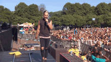 Singing On Stage GIF - Singing On Stage Fitz And The Tantrums GIFs