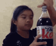 Funny Asian GIF - Funny Asian Spilling GIFs