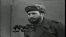Fidel Castro Fidel GIF - Fidel Castro Fidel Wave GIFs