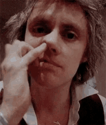 Roger Taylor Queen GIF - Roger Taylor Queen Cleaning GIFs