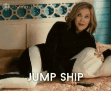 Save Yourself Jump Ship GIF - Save Yourself Jump Ship Moira Rose GIFs