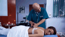 Massage Vina Machado GIF - Massage Vina Machado Gloria Mayorga GIFs