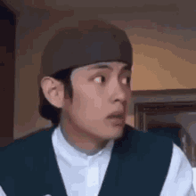 Taehyung Taehyung Running GIF - Taehyung Taehyung Running Confused GIFs
