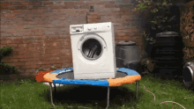 стиральная машина стиралка батут прыгает прыгать GIF