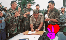 Traktorijada1995 Soldiers GIF - Traktorijada1995 Soldiers V Sign GIFs