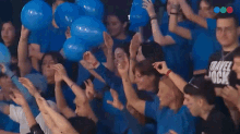 Celebrando Equipo Azul GIF - Celebrando Equipo Azul El Ultimo Pasajero GIFs