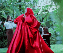Siti Nurhaliza Red GIF - Siti Nurhaliza Red Dramatic Dress GIFs