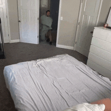 Quick Way Of Fitting The Bedsheet Daniel Labelle GIF - Quick Way Of Fitting The Bedsheet Daniel Labelle Hopping Onto The Bed GIFs