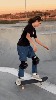Skateboarding Minna Stess GIF - Skateboarding Minna Stess Skateboard Trick GIFs