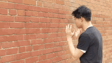 Bohao Bohao Talking To A Wall GIF - Bohao Bohao Talking To A Wall Asian Guy Talking To A Wall GIFs
