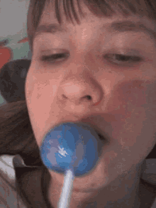 Eatingl Lollipop GIF - Eatingl Lollipop GIFs