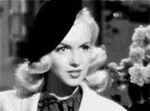 Marilyn Monroe GIF - Marilyn Monroe Coral GIFs