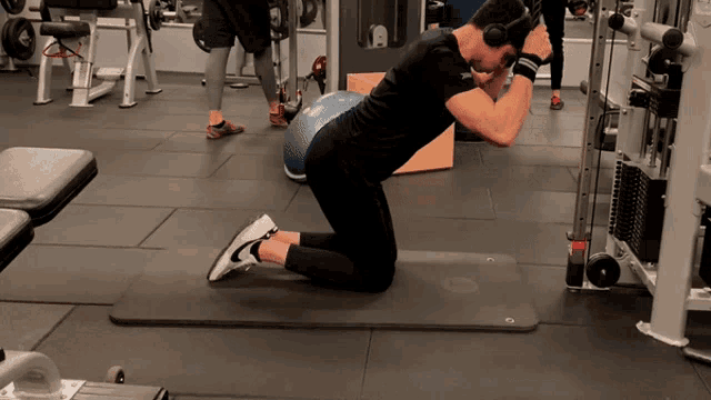 Rope Crunch GIF Rope Crunch Discover Share GIFs